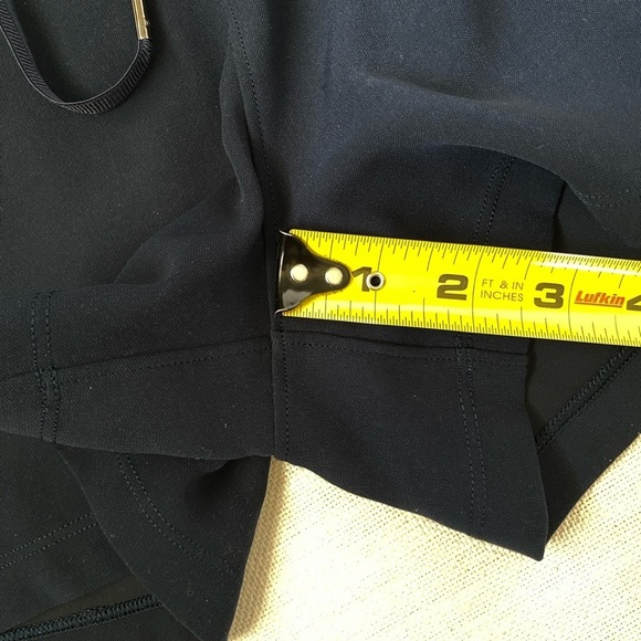 Lululemon On The Fly Short *Woven *2.5" True Navy 2 - Picture 8 of 8